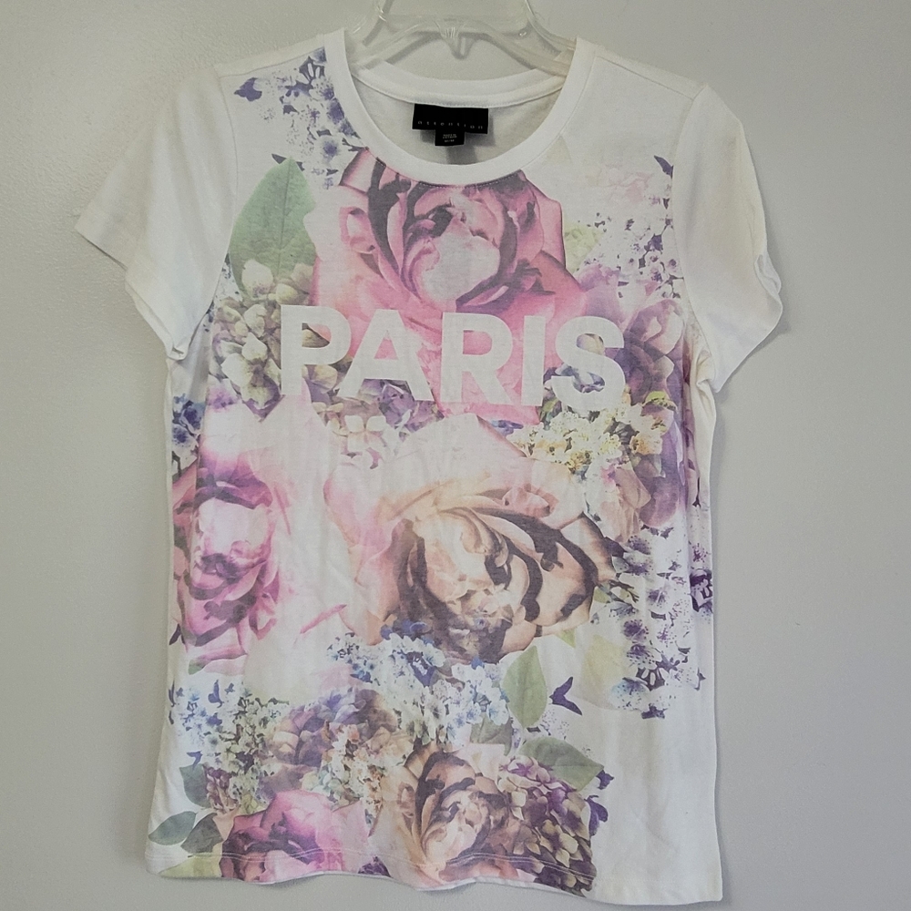 Paris Short Sleeve Tee shirt Size Medium